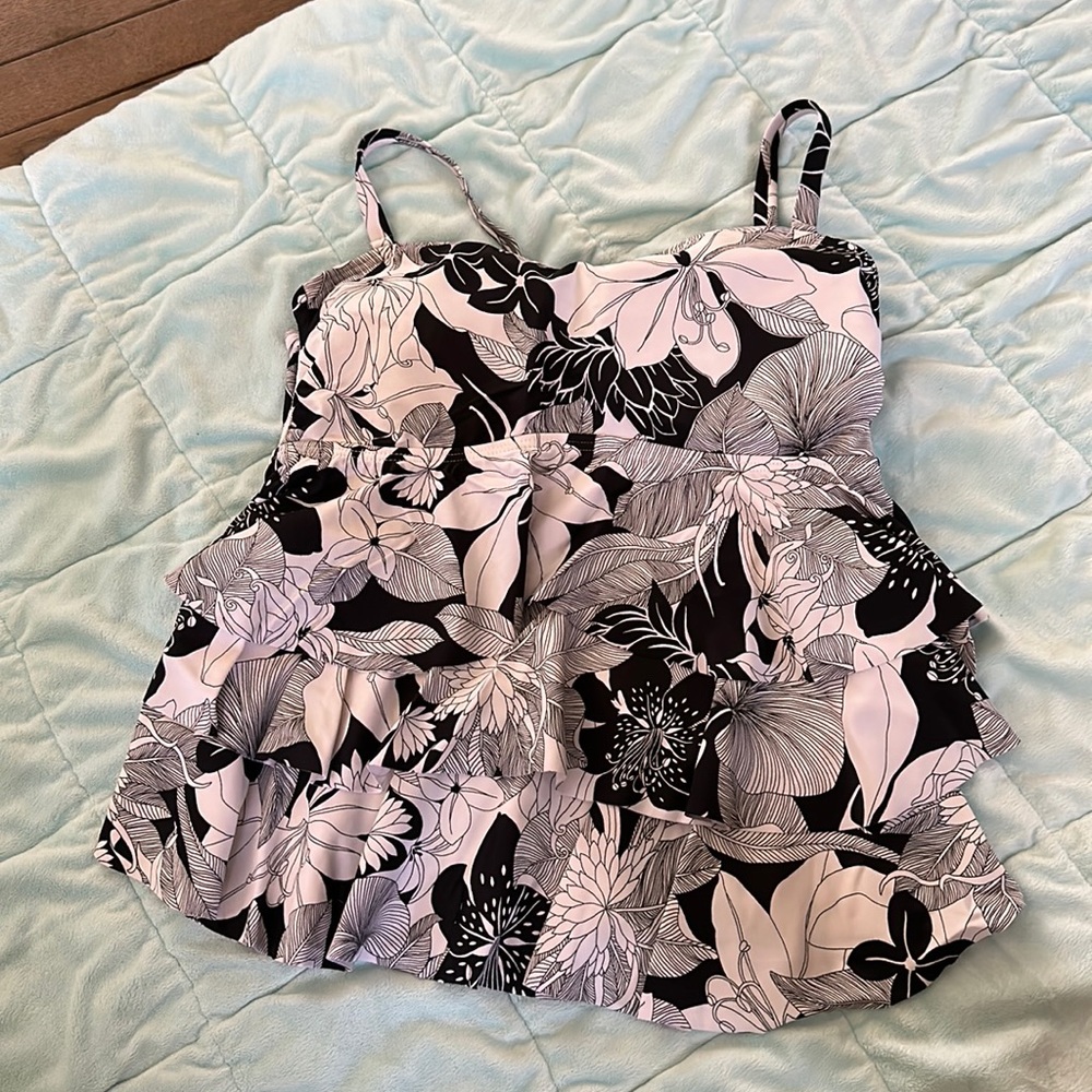 Island Escape Black and White Tiered Swimsuit Top